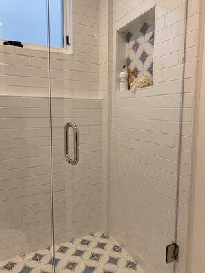 Shower, hair dryer, towels, soap - Modern Laguna Home with Ocean View, 2-Min Walk to Victoria Beach (Laguna Beach)