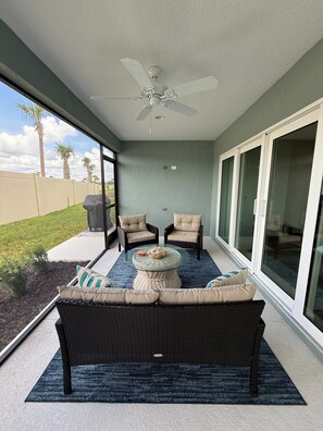 Terrace/patio - Walkable to Eastport! Beautiful 3 bd/3 ba, close to everything & furnished. (Sumterville)