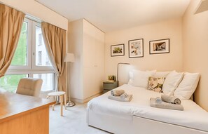 3 slaapkamers, een bureau, een strijkplank/strijkijzer, gratis wifi