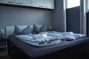 3 bedrooms, WiFi, bed sheets - Vacation home Aurora (Twist)