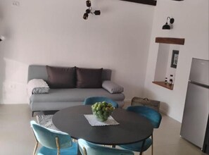 TV - Elegant Apartment Judita - Two Bedroom Apartment (Sveti Martin pri Buzetu)
