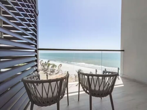 Seashore Tranquil -V5-5B- 2 bed, 2 bath