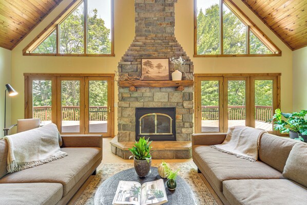 Smart TV, fireplace, offices