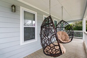 Terrace/patio - Spacious Family Retreat Near Airport (Atlanta)