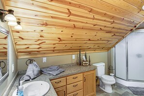 Hair dryer, towels - Families Welcome! Lakefront Gem w/ Dock in Aitkin (Aitkin)