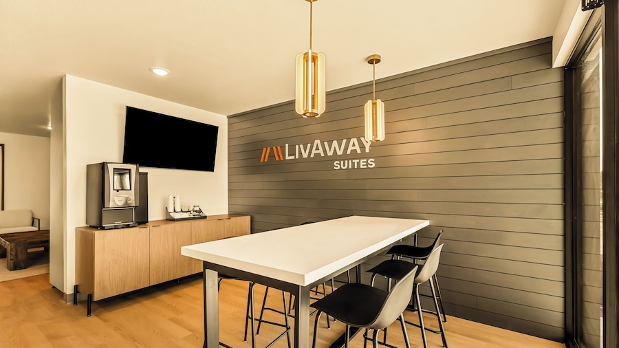 LivAway Suites Phoenix-Surprise