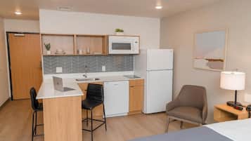Desk, laptop workspace, free WiFi, bed sheets