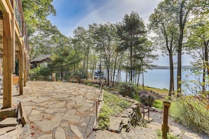 Property grounds - Huge Waterfront Home w/ Dock on Lake Wallenpaupack (Hawley)