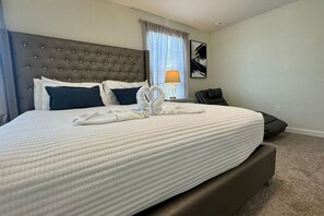 Desk, iron/ironing board, WiFi - The Grand Retreat at ChampionsGate w/pool (Four Corners)