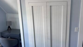 1 chambre, bureau, fer et planche à repasser, Wi-Fi gratuit