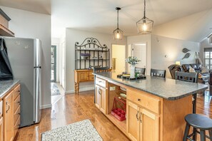 Interior - Couples Retreat in Murphy! Mountain-View Home (Murphy)
