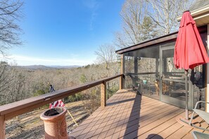 Terrace/patio - Couples Retreat in Murphy! Mountain-View Home (Murphy)