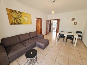 Living area - Belsol House (Altura)