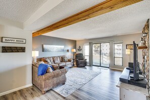 Televisión y chimenea 