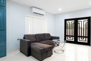 Interior - Serene 1-bedroom apt with AC in charming Chaguanas (Chaguanas)