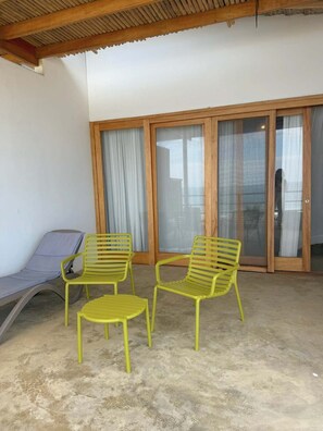 Terrace/patio - HOP NAIA Hermosa casa de playa en Punta Sal (Punta Sal)