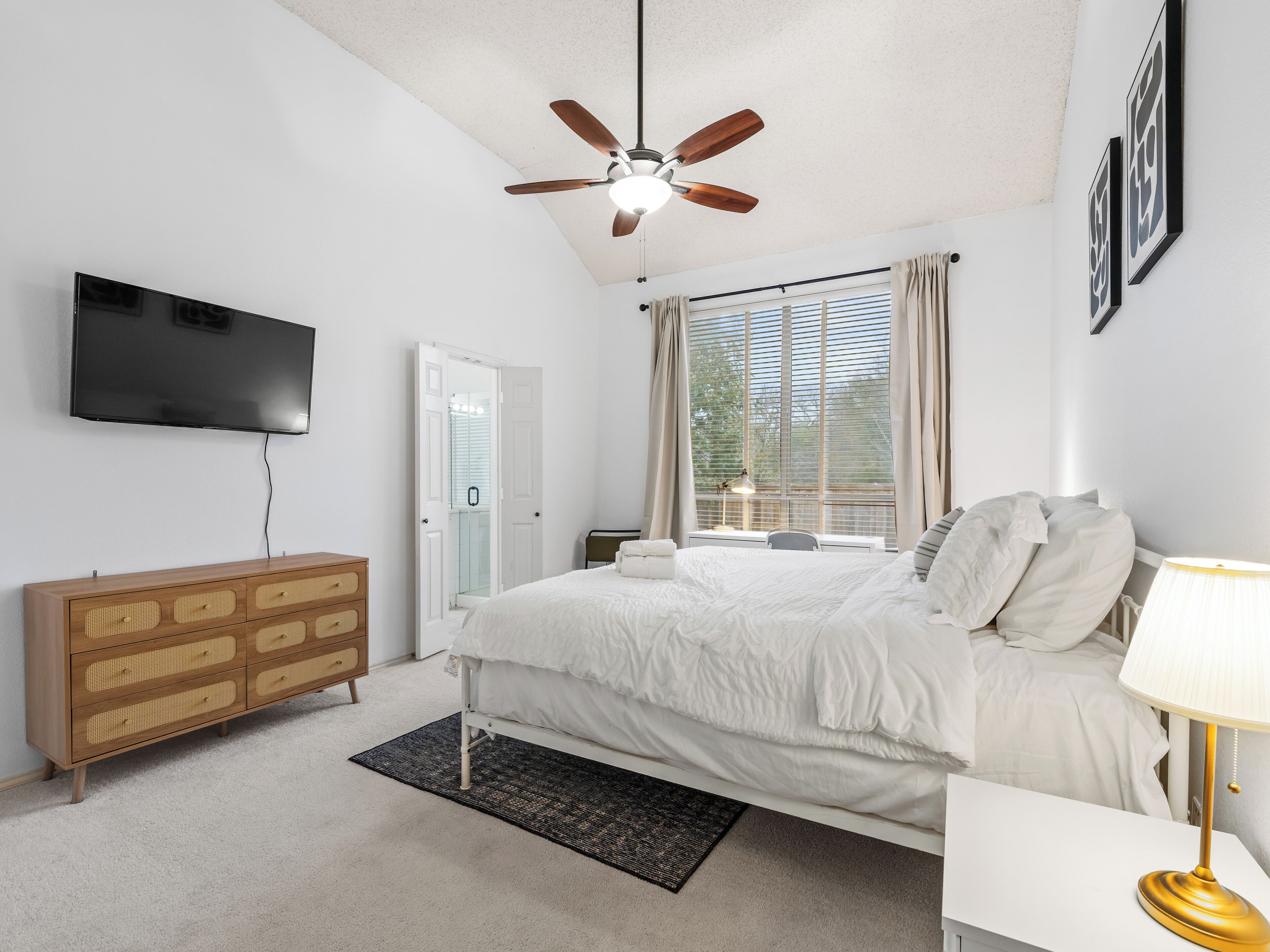 4 Schlafzimmer, Bügeleisen/Bügelbrett, Internetzugang, Bettwäsche