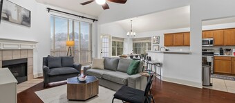The Blue Door - 6 Beds Frisco w/ Arcade & Games & Office