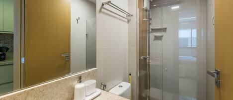 Basic Apartment | Bathroom