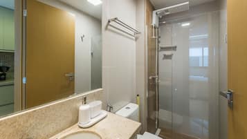 Basic Apartment | Bathroom