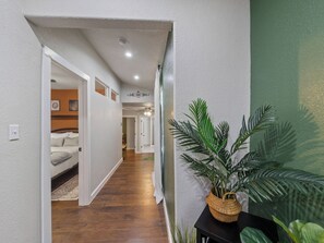 Interior - Botanical Oasis Near Riverwalk - Sleeps 12 (San Antonio)