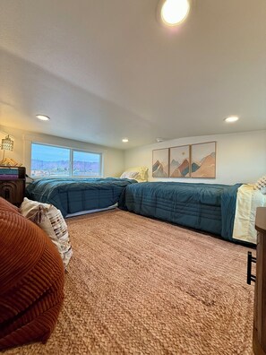 1 bedroom, WiFi, bed sheets - The Sego Lily @ HSRV (Ivins)