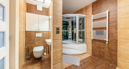 La Dolce Vita –Massage Shower Stay W/ Ac + Balcony
