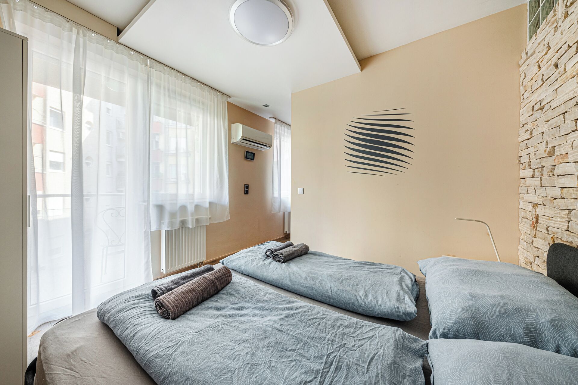 Apartment, 2 Bedrooms | Desk, free WiFi