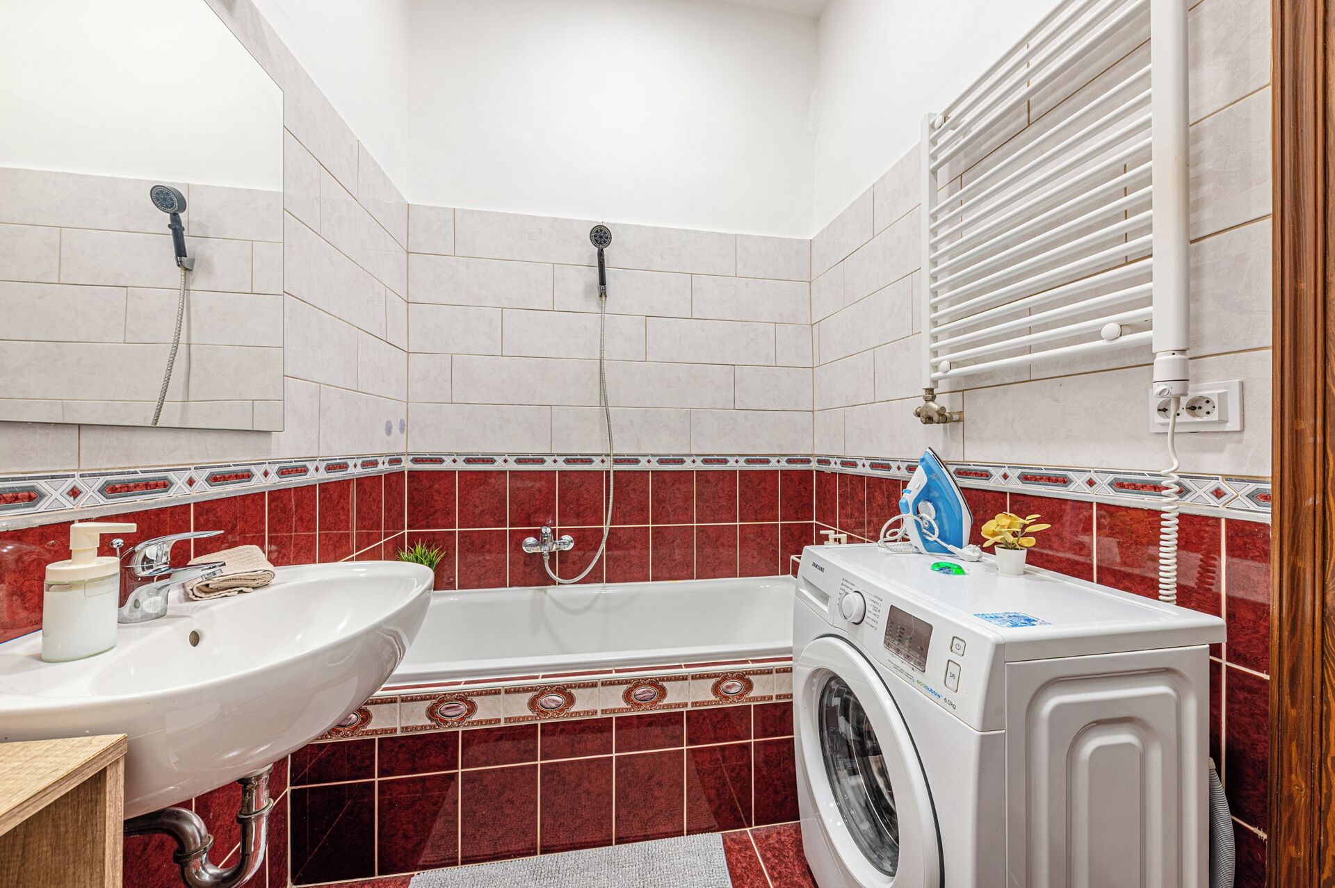 Apartment, 3 Bedrooms | Bathroom | Towels