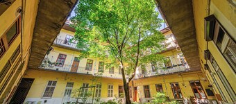 Krisztina Residence –Cozy Family Gem By Castle