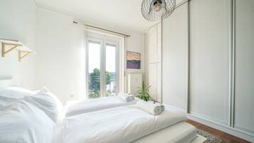 Apartment, 3 Bedrooms | Desk, free WiFi