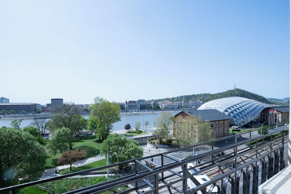 Aurelia Suite – Spacious W/ Ac & Danube View