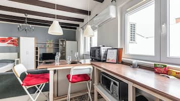 Apartment, 1 Bedroom | Private kitchen
