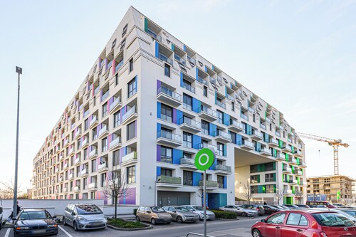 Elite Skyview Escape