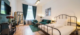 Green Greguss Apartment