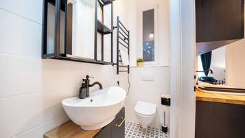 Apartment, 1 Bedroom | Bathroom