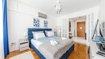 Apartment, 2 Bedrooms | Free WiFi