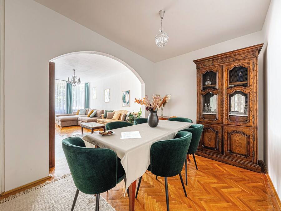 Apartment, 2 Bedrooms | Dining room