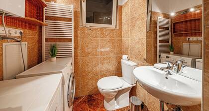 Budapest Classic Charm | 2Br + Cornertub + Smarttv