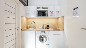 Apartment, 1 Bedroom | Private kitchen