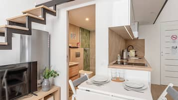 Apartment, 1 Bedroom | Private kitchen