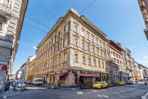 Esterni