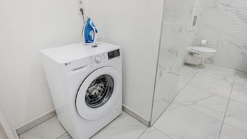 Apartment, 2 Bedrooms | Bathroom