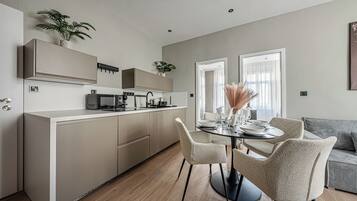 Appartement, 2 slaapkamers | Privékeuken | Een waterkoker