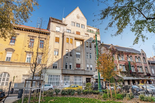 Casa Bella Apartments