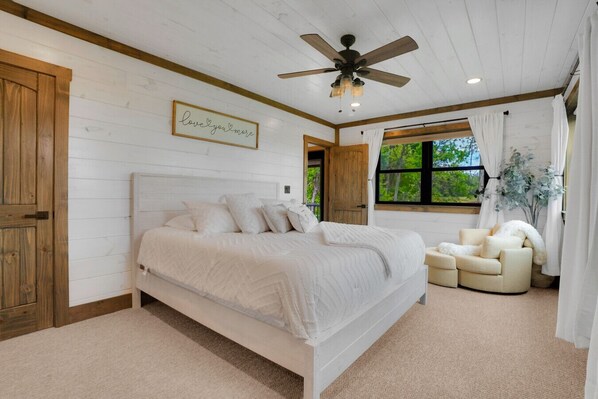 2 bedrooms, travel crib