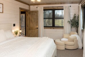 1 Schlafzimmer, Reisekinderbett