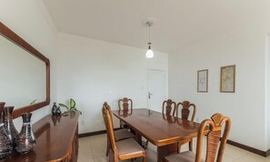 Dining - 3-bedroom Apt and Ocean View Edi0302 (Salvador)
