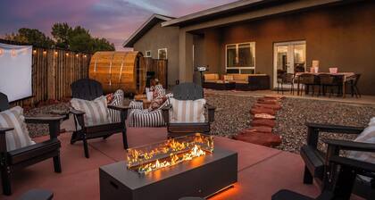 Cactus Hollow Desert Resort~Spa~Sauna~Cold Plunge~Outdoor Theatre~Game Room~Golf