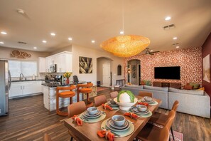 Dining - Cactus Hollow Desert Resort~Spa~Sauna~Cold Plunge~Outdoor Theatre~Game Room~Golf (Cottonwood)